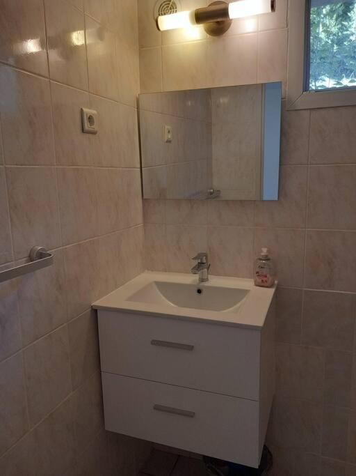 Studio Meuble Independant Tout Confort Classe 2** Aubenas Kültér fotó